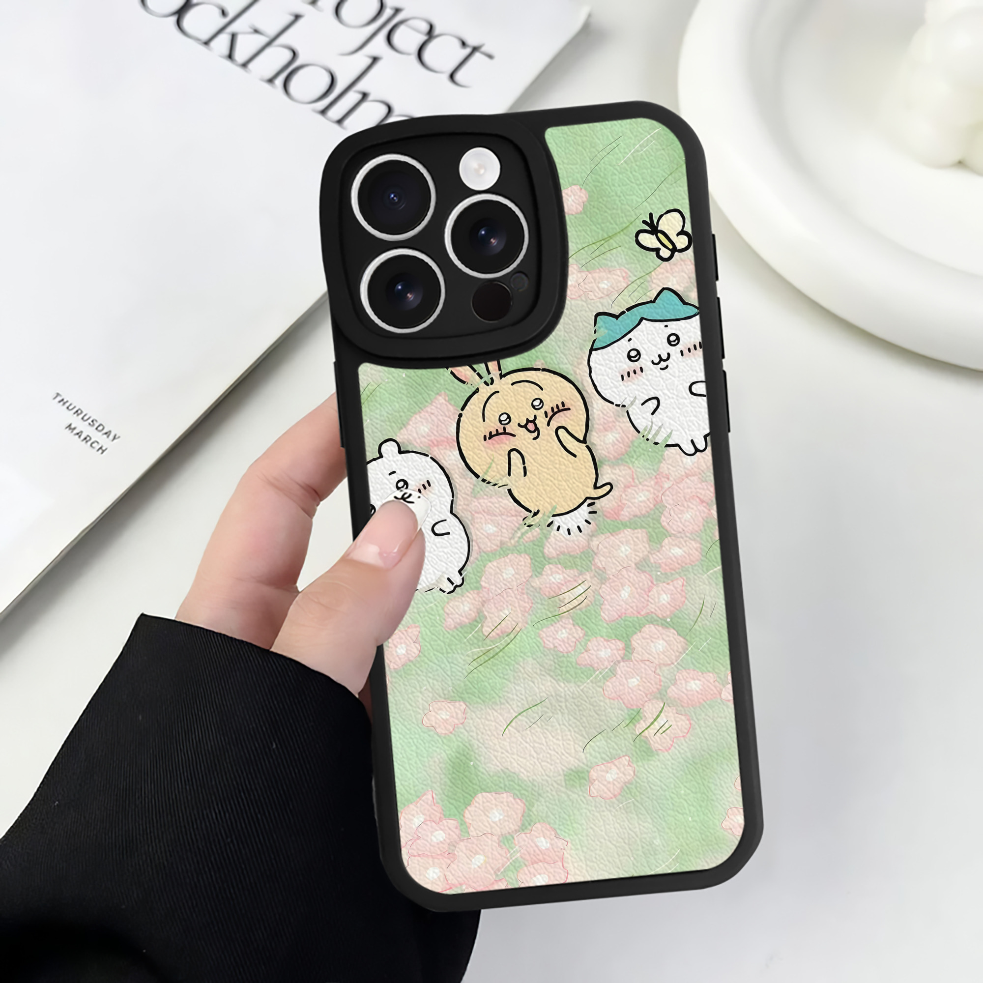 （画像用） ちいかわ Chii-kawa 【iPhone 16シリーズ対応】シリコンスマホケース（レザー調） 材質：シリコン